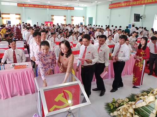 bỏ phiếu.jpg